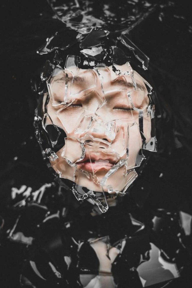 European Photography Awards 2026: чайка над пастью кита принесла главный приз — фото 6