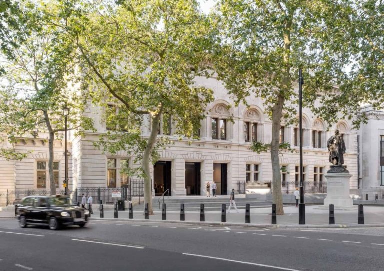 Herbert Smith Freehills Kramer Portrait Award 2027: £35 000 за портрет маслом — фото 8