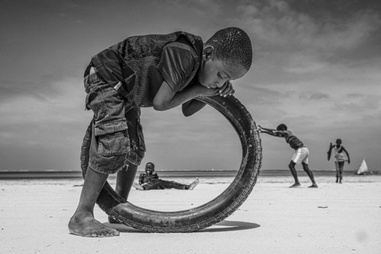 Конкурс уличной фотографии World Street Photo Awards 2026 завершает приём 10 октября