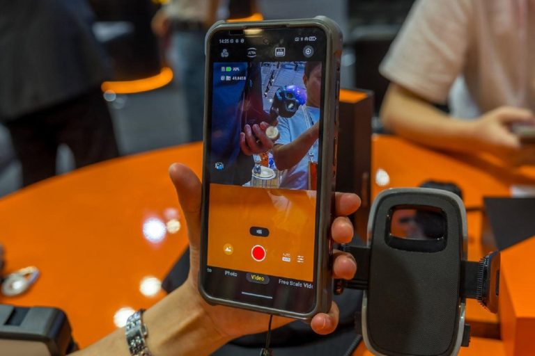 RugOne Xsnap 7 Pro — неубиваемый смартфон с отстёгивающейся экшн-камерой — фото 9