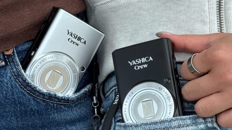Yashica Crew — карманный компакт с 6-кратным зумом и откидным экраном в духе нулевых — фото 6