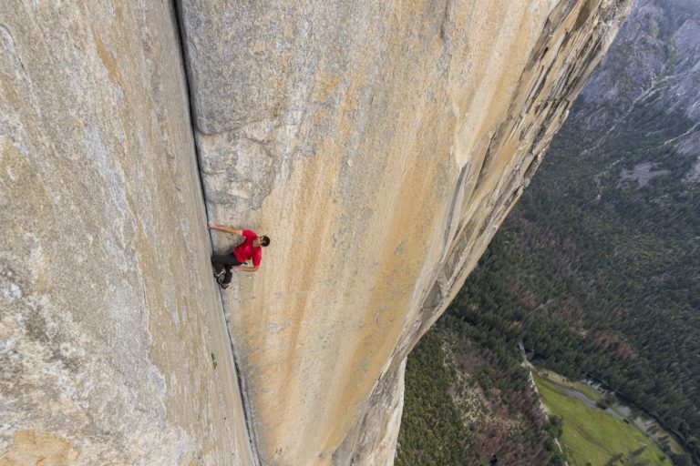 Джимми Чину — 53: фотограф National Geographic и режиссёр оскароносного «Фри-соло» — фото 3