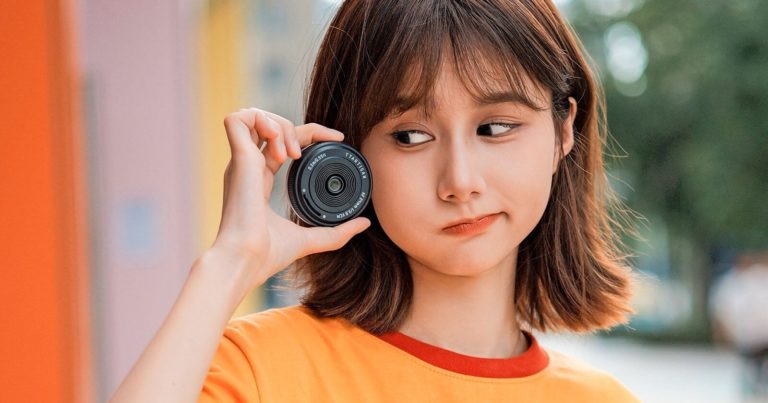 TTArtisan AF 24mm f/3.8 mini — полнокадровый «блинчик» весом 57 г всего за $99
