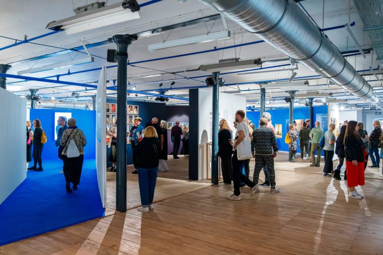 Выставка в Лодзи и €1000 гонорара: Fotofestiwal 2027 ищет шесть проектов — фото 2