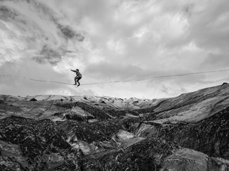 Хайлайн над тающим ледником: итоги конкурса AOP для фотографов со стажем меньше трёх лет