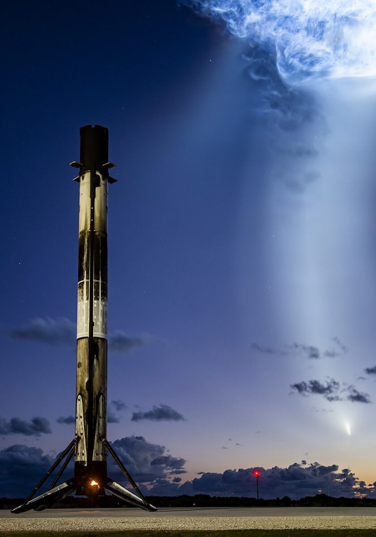 Ракета Falcon 9 оставила в рассветном небе «космическую медузу»: снимки NASA и SpaceX — фото 8