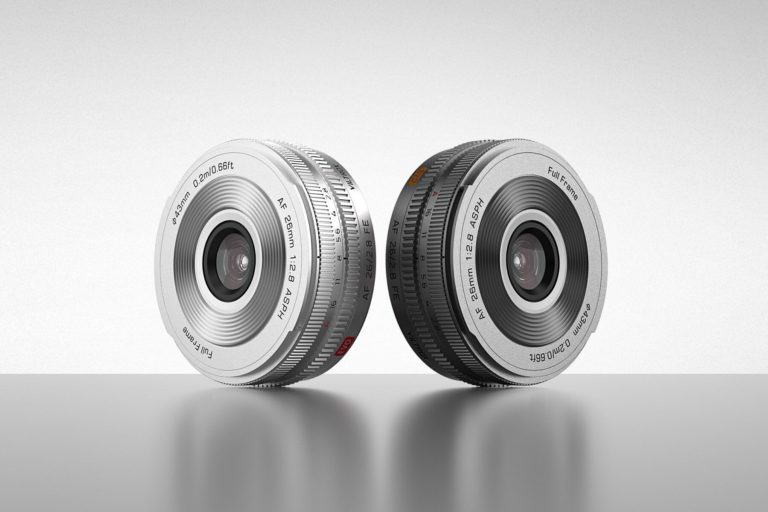 Блинчик Viltrox AF 26mm F2.8 EVO вышел в серебристом и графитовом цветах