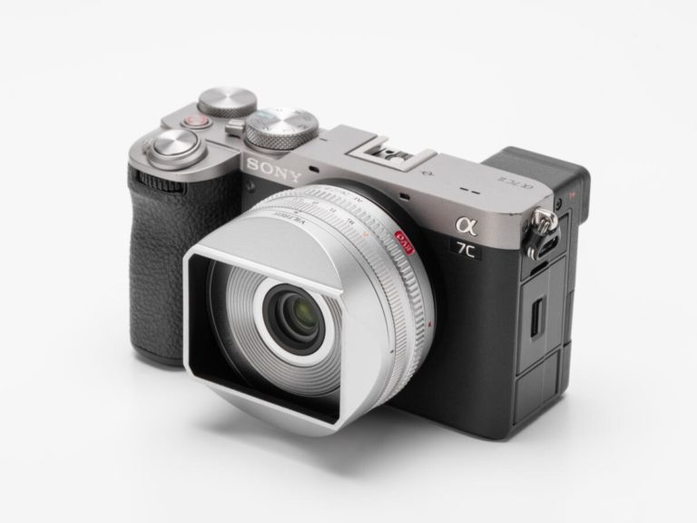 Блинчик Viltrox AF 26mm F2.8 EVO вышел в серебристом и графитовом цветах — фото 6