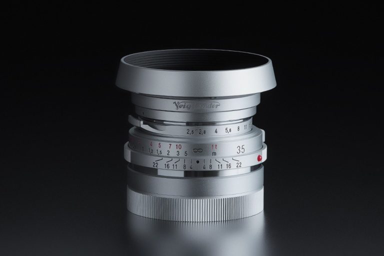 Voigtländer Color-Skopar 35mm F2.5 100th model — серебристый блинчик к столетию Skopar