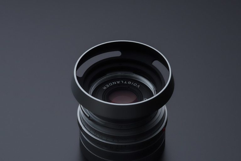 Voigtländer Color-Skopar 35mm F2.5 100th model — серебристый блинчик к столетию Skopar — фото 4