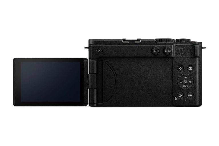Lumix S9 против Fujifilm X-M5 и OM System PEN: что взять вместо смартфона? — фото 3