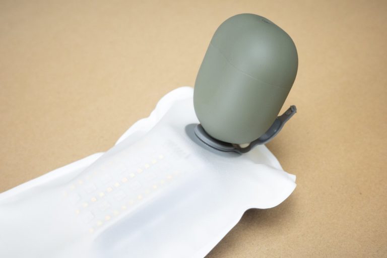 Neewer GC30C — надувная RGB-трубка на 90 см, которая сдувается до размеров блокнота — фото 7