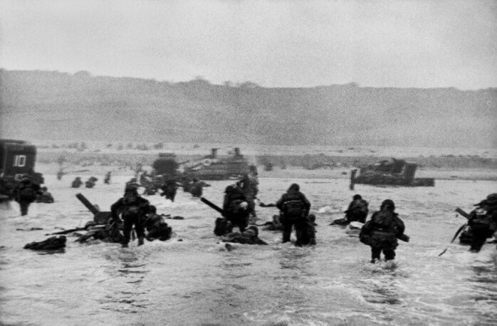 113 лет назад родился Роберт Капа — автор кадров высадки в Нормандии и основатель Magnum — фото 3