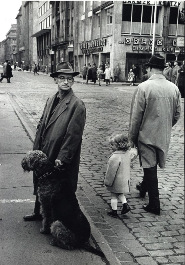 97 лет назад родился Леонард Фрид — фотограф Magnum и автор «Black in White America» — фото 6