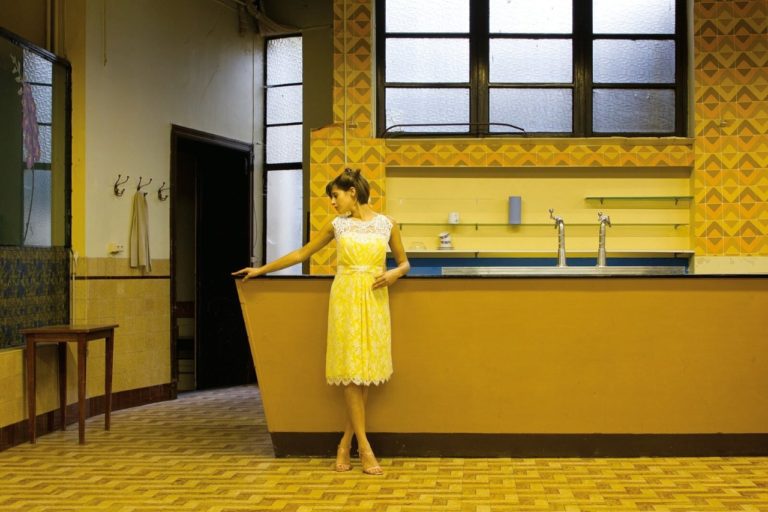 The Colour Library: Yellow — фотокнига из 100 снимков самого солнечного цвета