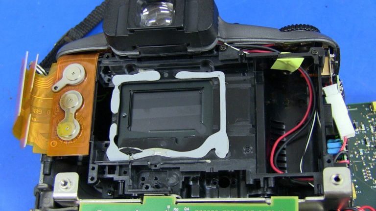 Nikon Pronea S — самая маленькая зеркалка Nikon, которая предвосхитила эпоху APS-С камер — фото 4