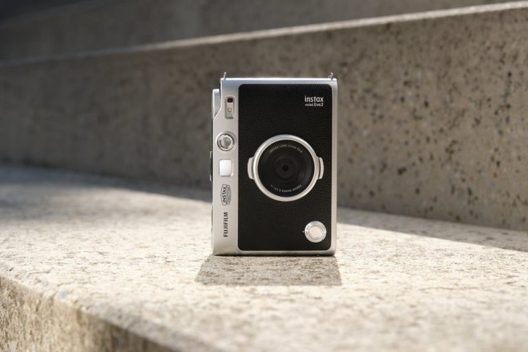 Fujifilm представила Instax mini Evo 2 — первый Instax с сенсорным экраном — фото 2