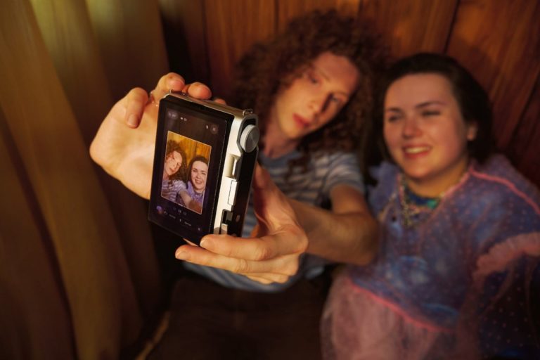 Fujifilm представила Instax mini Evo 2 — первый Instax с сенсорным экраном — фото 9